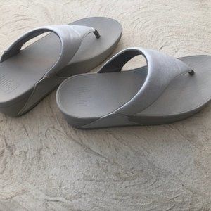 FitFlop Women's Lulu Lizard-Print Flip Flops Sandal